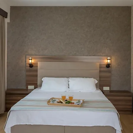 Troas Hotel 3*