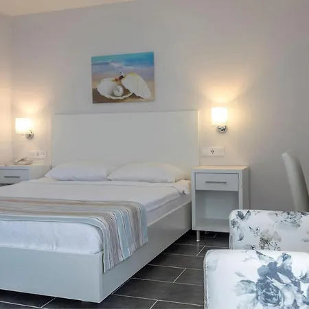 Troas Hotel Tavaklı