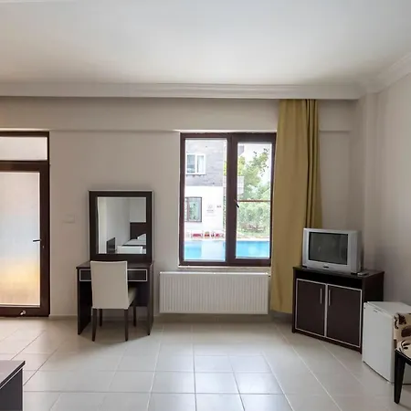 Troas Hotel Tavaklı