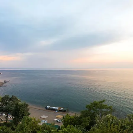 Hotel Troas