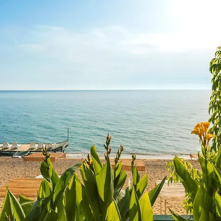 Hotel Troas