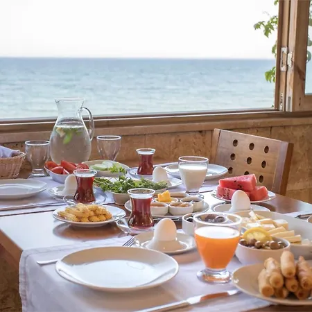 Troas Hotel Tavaklı