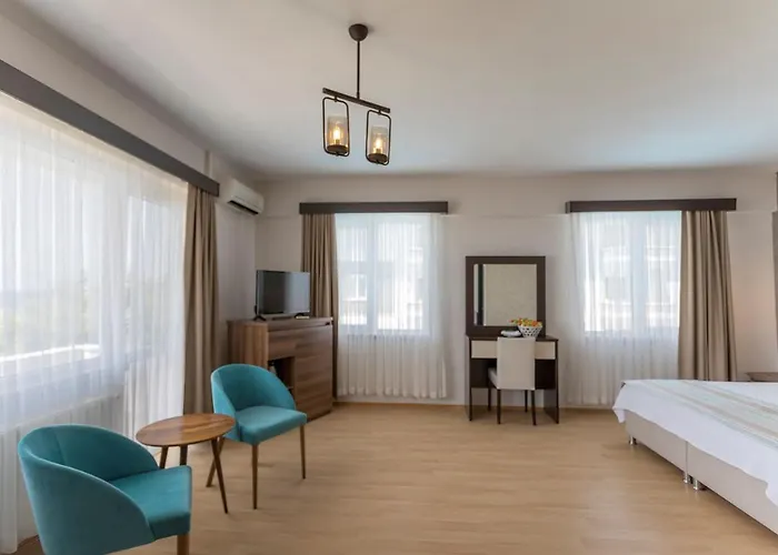 Troas Hotel Tavaklı